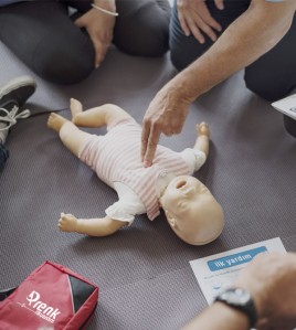 Çocuklarda İlk Yardım Eğitim Semineri Çocuklarda İlk Yardım Eğitim Semineri